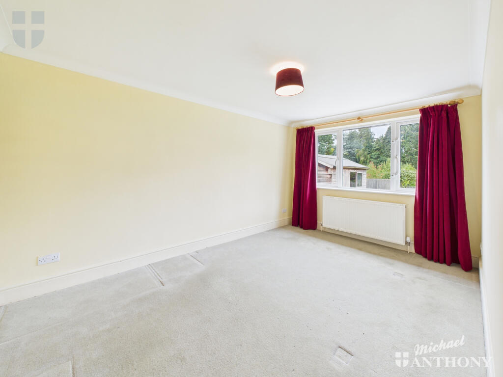 CAM03852G0-PR0454-STILL001