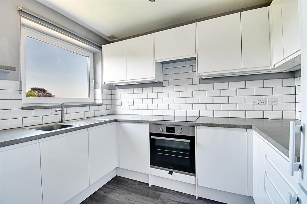 Kitchen 1.jpg