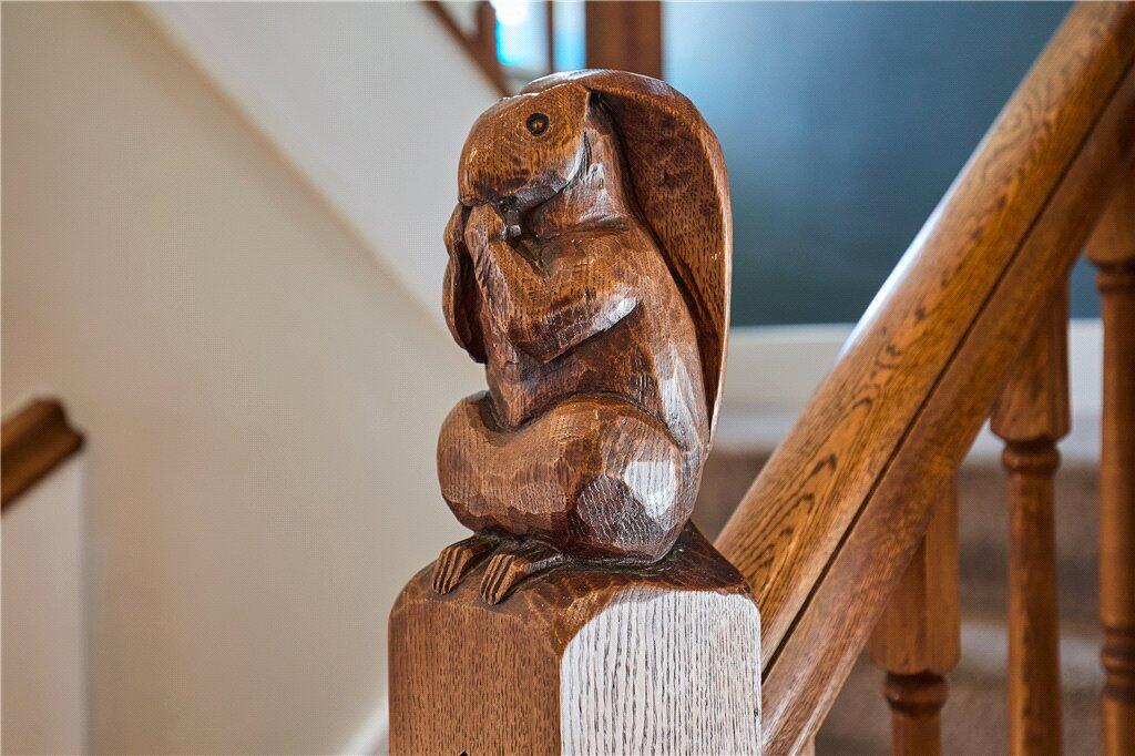 Feature Bannister