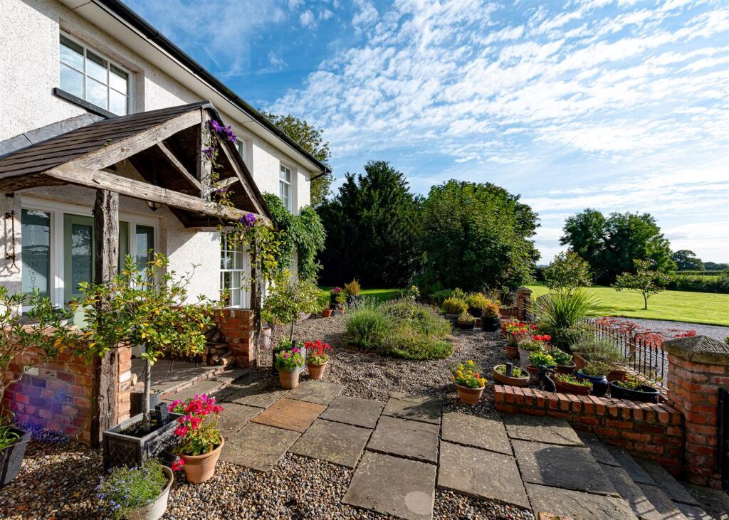 The Grove, Bradley-External-10.jpg