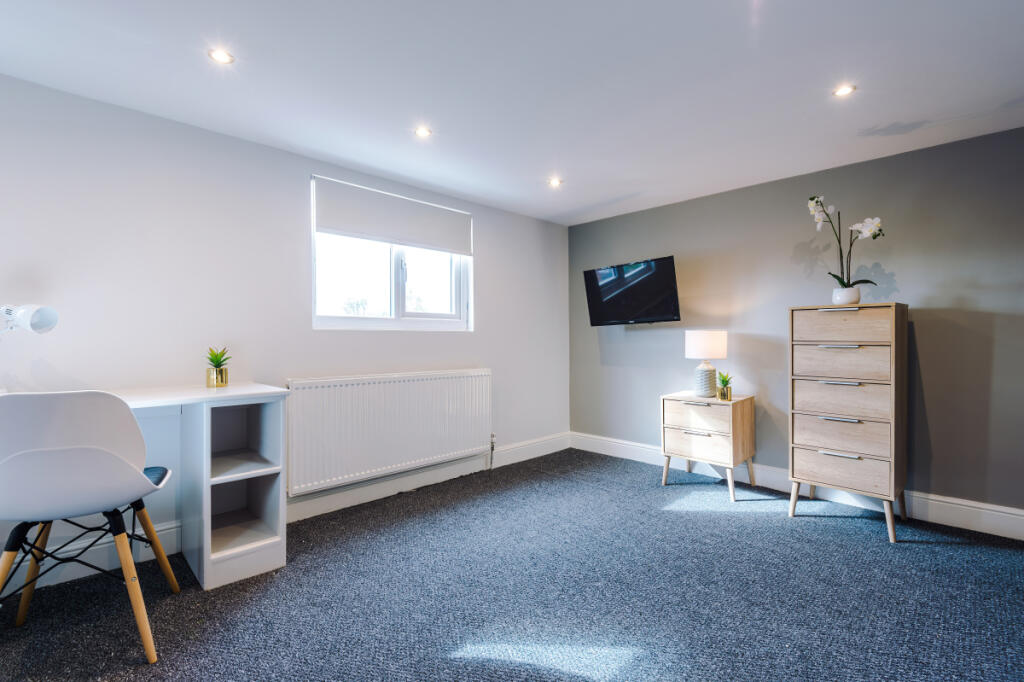 10 Holcombe, Bedroom 5