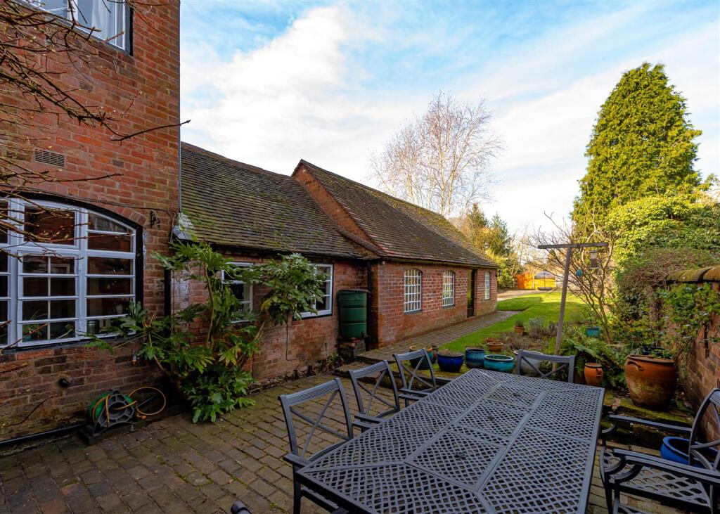 Gunstone House-garden1.jpg