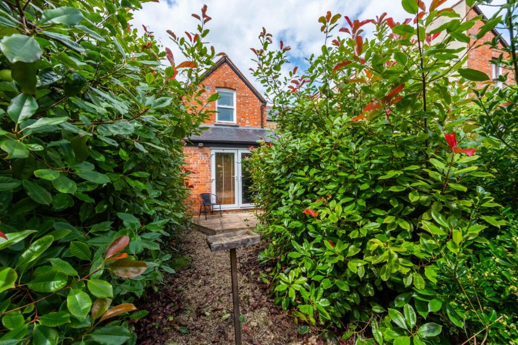 86 Divinity Road High-2-2