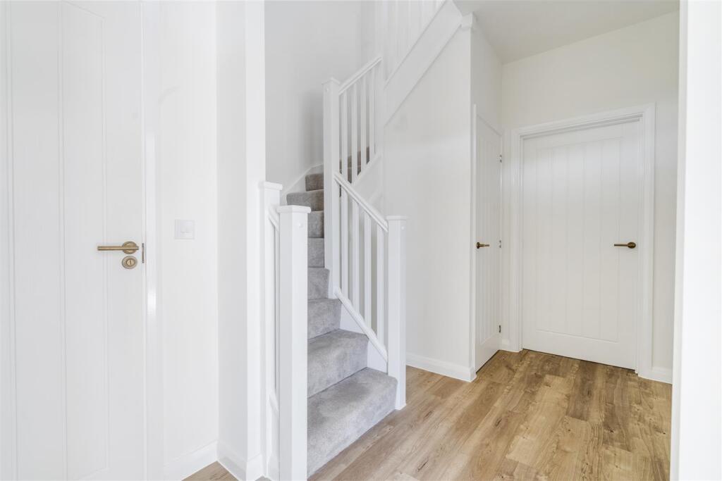 36 Sivewright Way, Cirencester_1.jpg