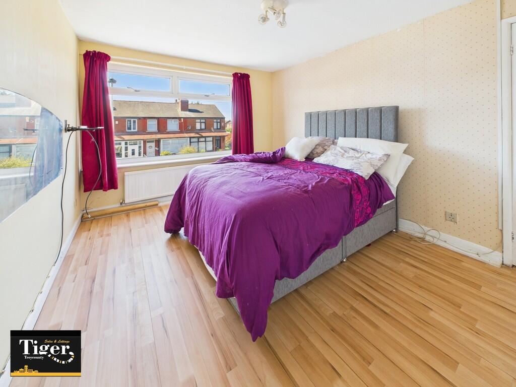 CAM02176G0-PR0539...