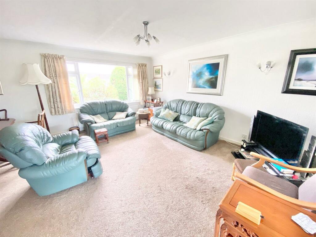 lounge area.jpg
