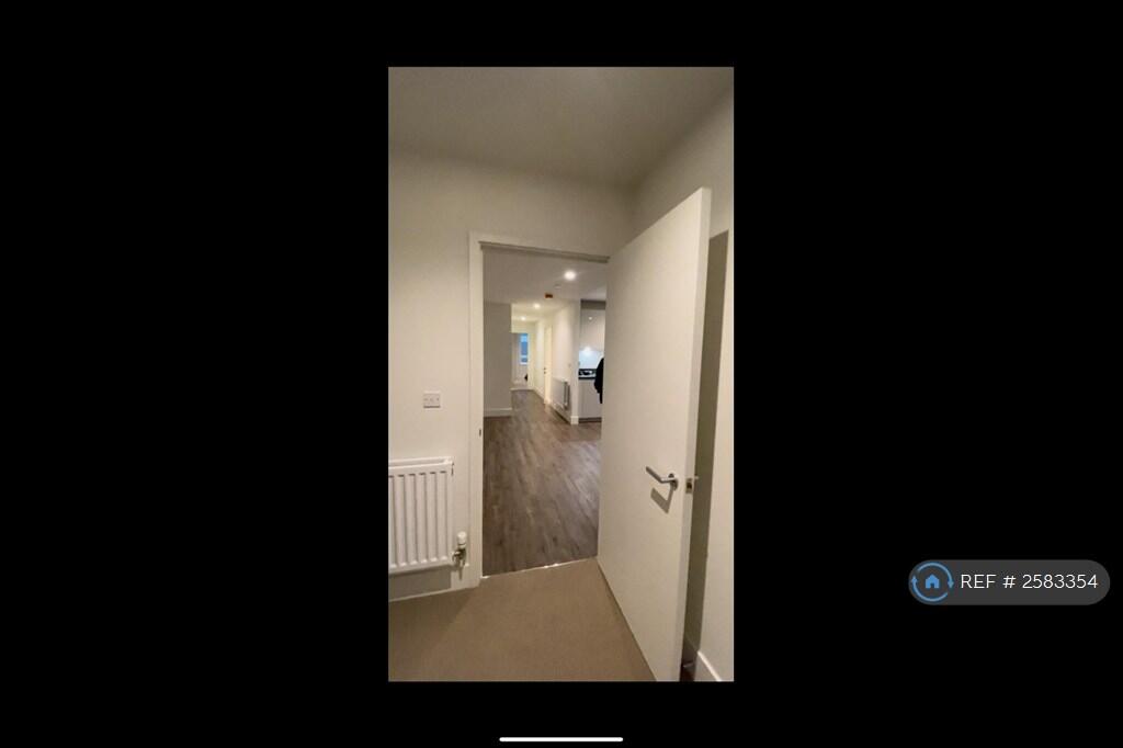Hallway / Bedroom 2 Entrance