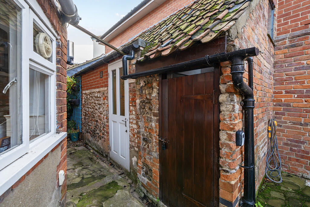 1374586-2-6909cf4...