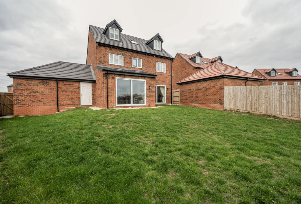 1365395-7-68e8d7d...