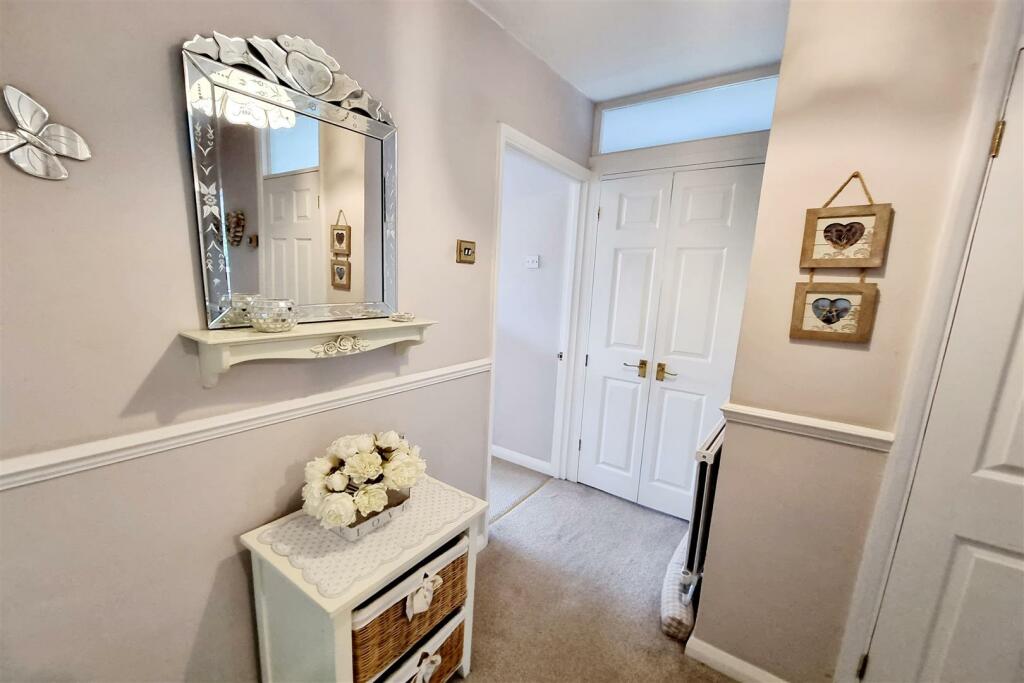 ENTRANCE HALL: PIC. 1