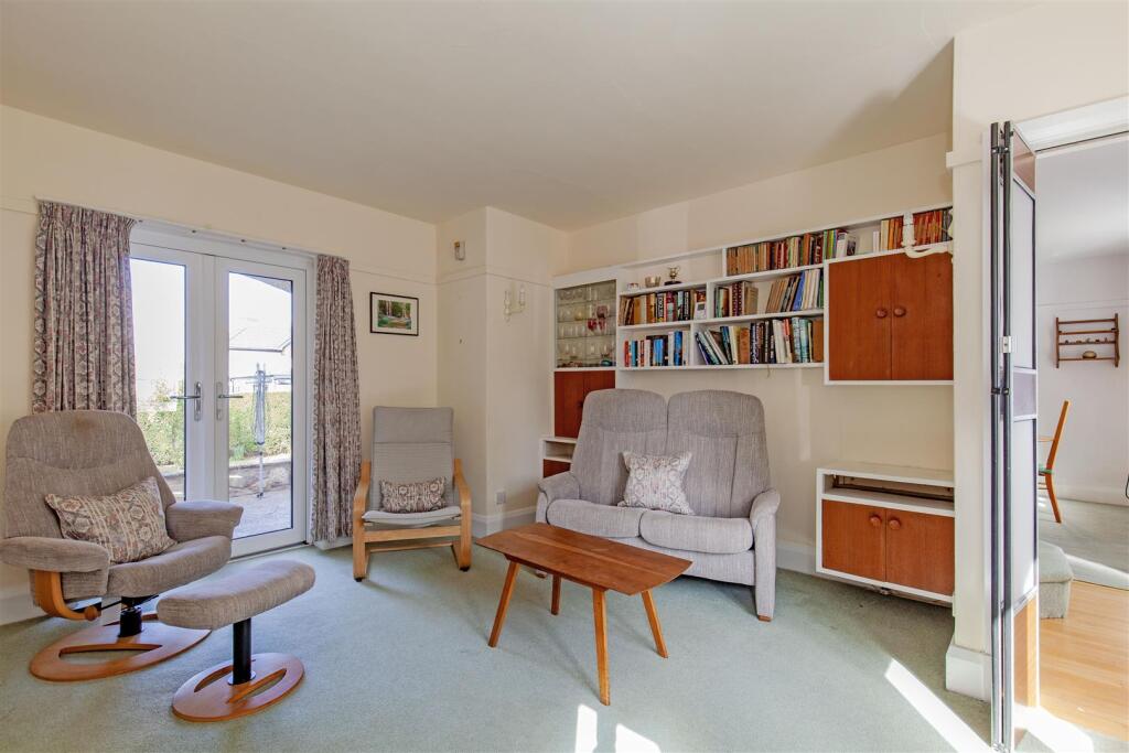 Reception Room-2.jpg