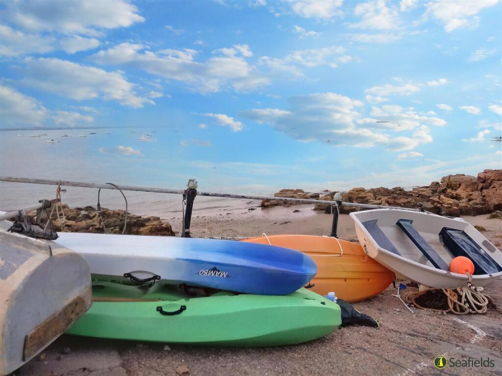 Nearby Quay Rocks