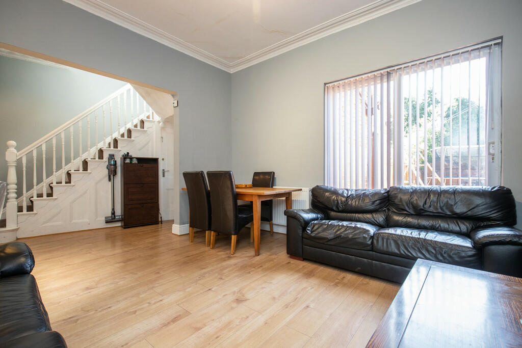 384 Brighton Rd -...