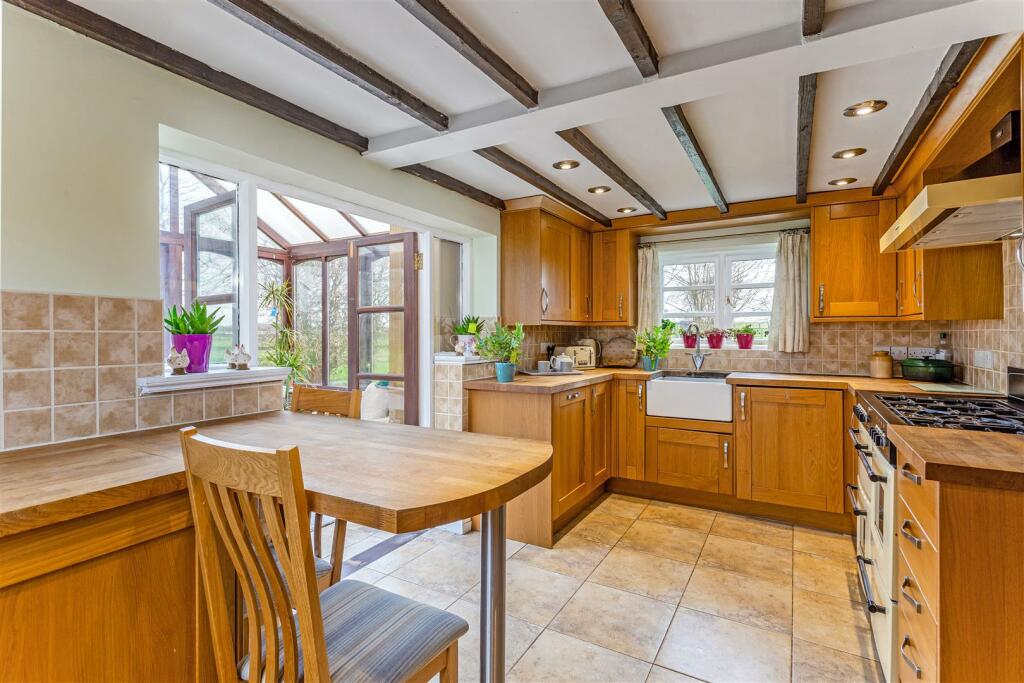 Stackyard Cottage 292957  -  (13).jpg