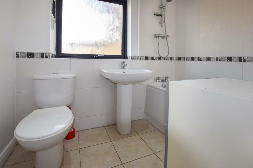 Bathroom.JPG