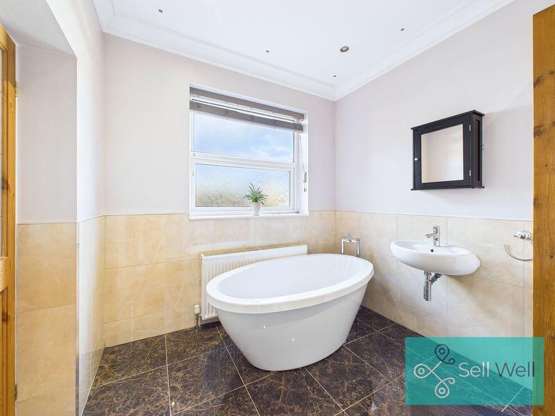 Master En-Suite