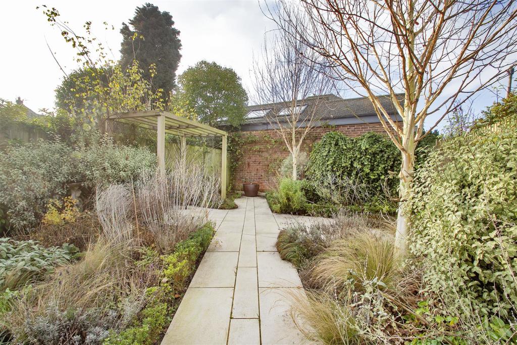 Garden Aspect.jpg