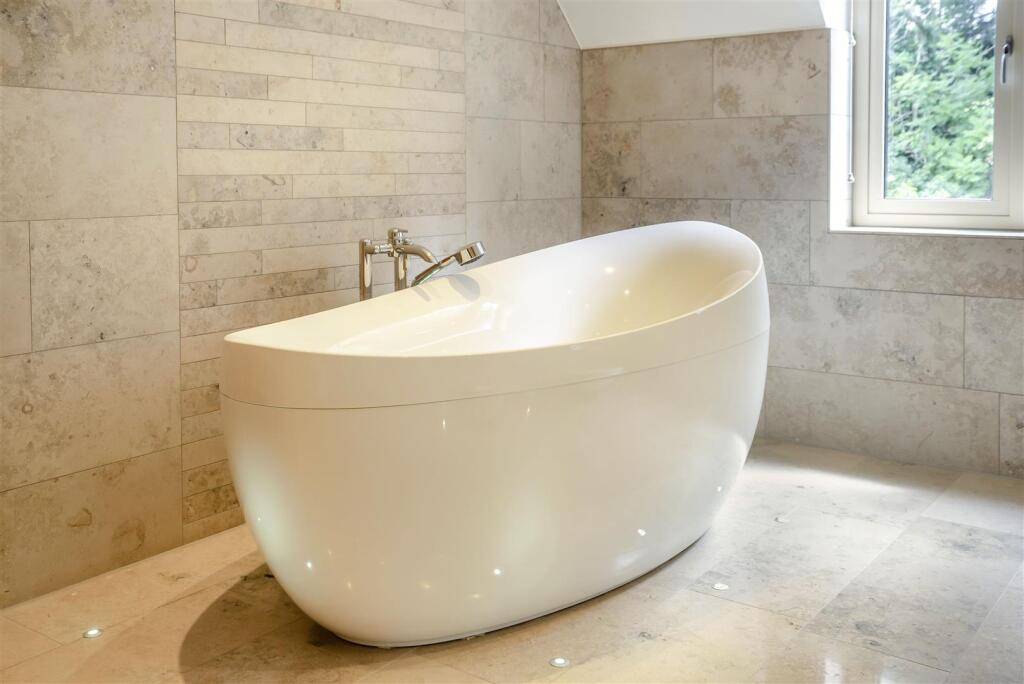 8657932-interior27.jpg
