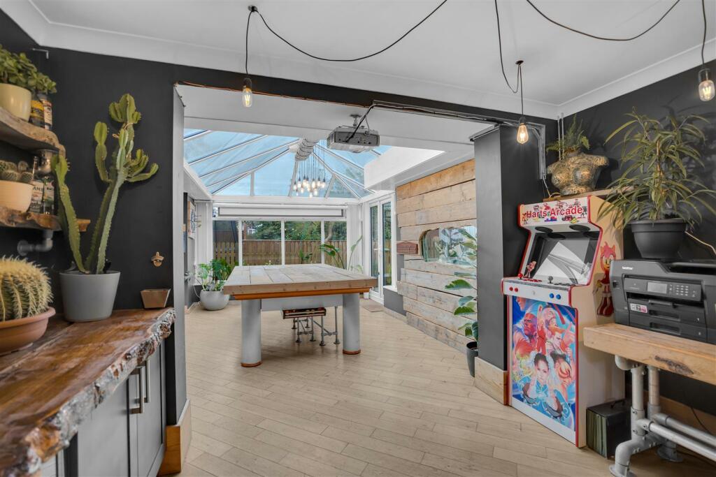 ORANGERY/CONSERVATORY