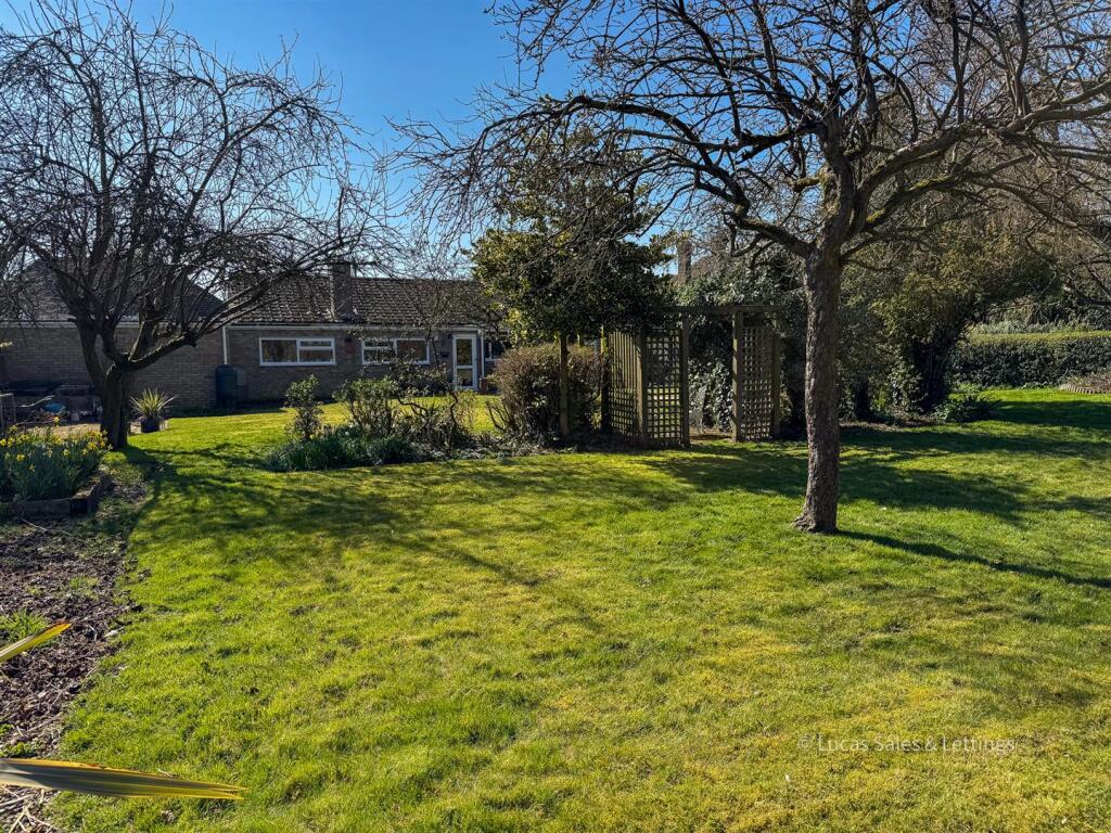 7 Poplars Farm Rd BS-08.jpg