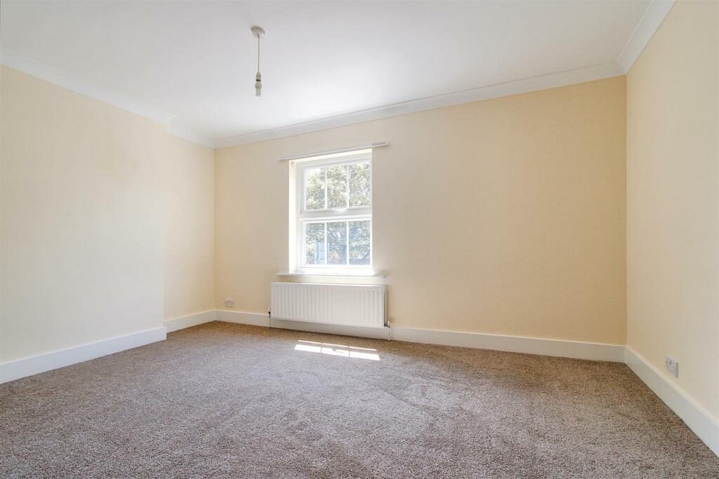 Bedroom 1.JPG
