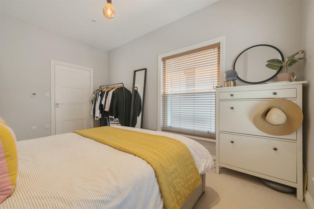 Master Bedroom 2.jpg