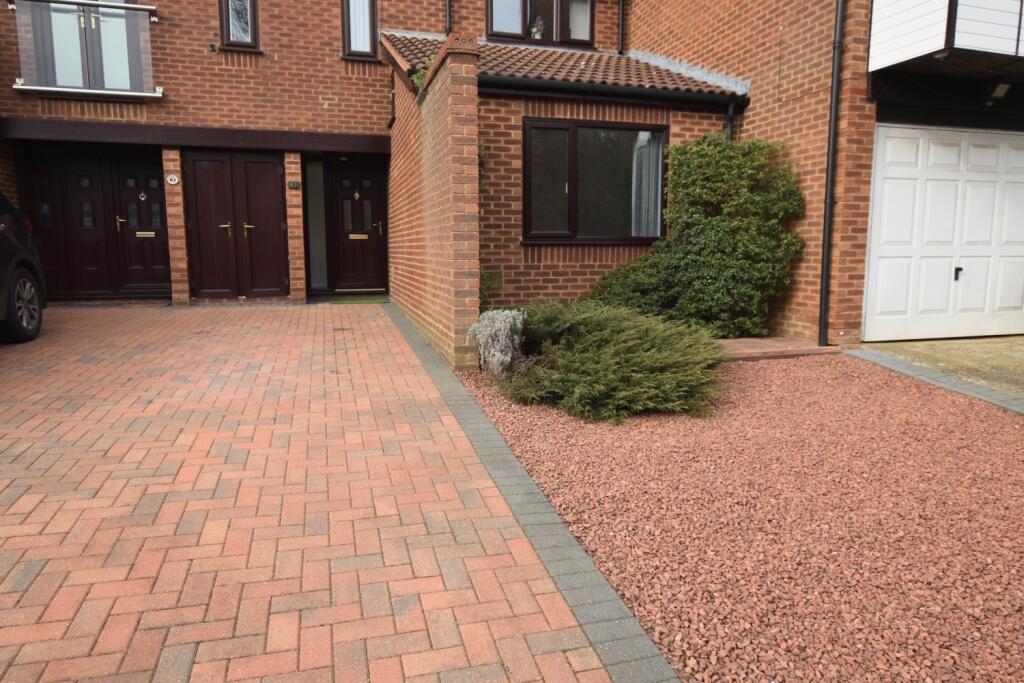83 Belsize Avenue front 3