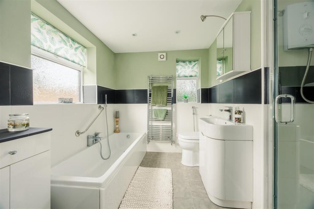 Ground Floor En-suite