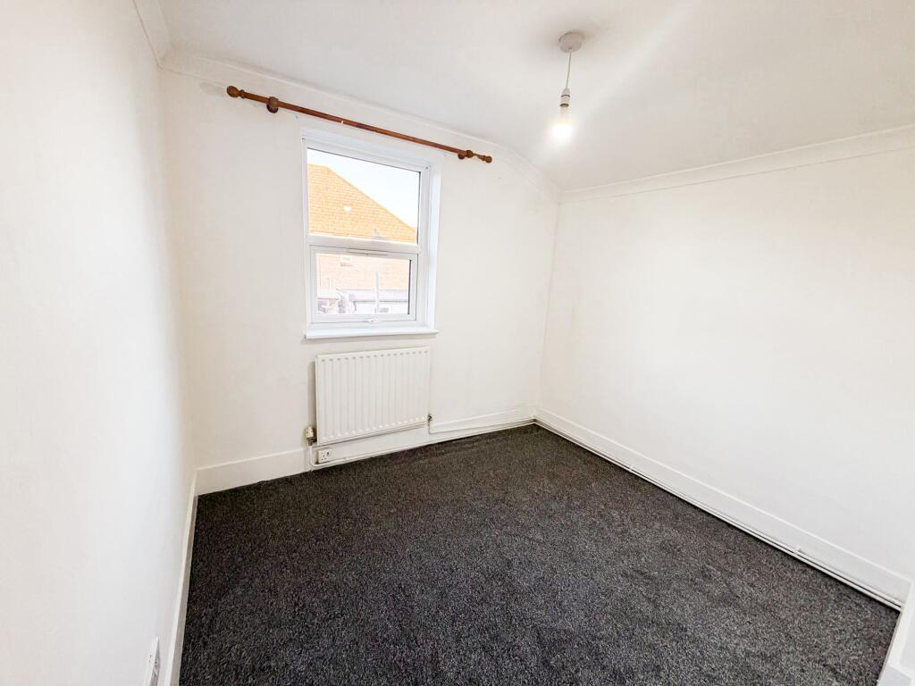 Boundary Rd E13