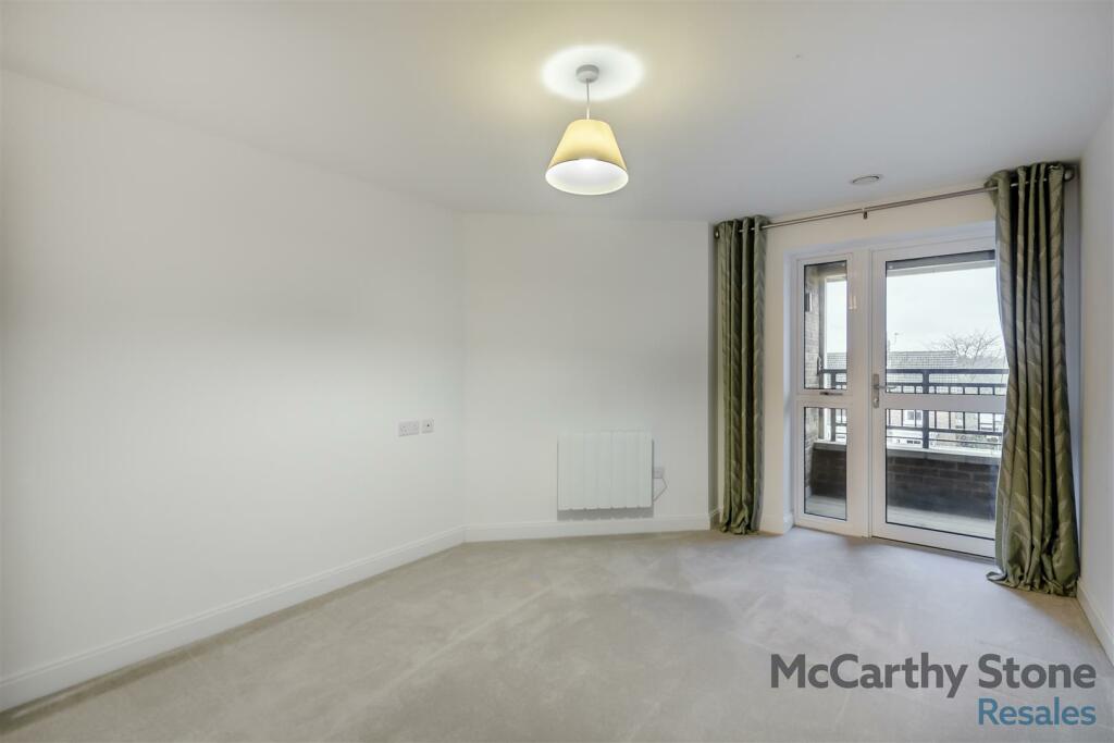 8630506-interior08.jpg
