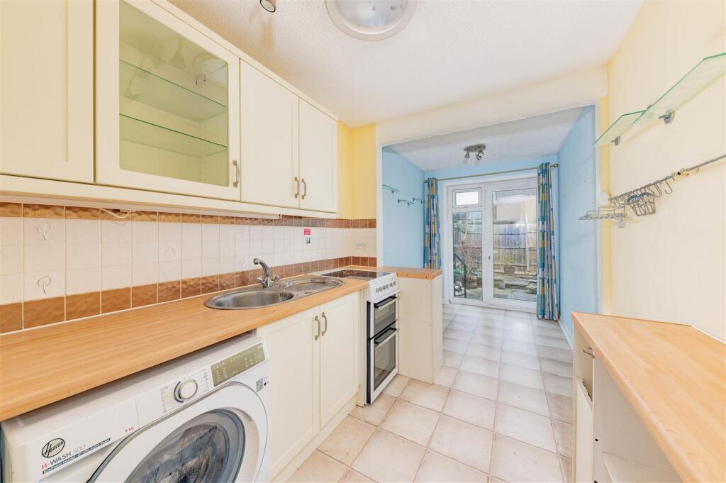 23 Chirnside Place Dundee-11.JPG