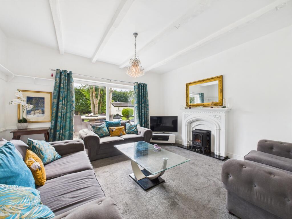 CAM02386G0-PR0125-STILL008