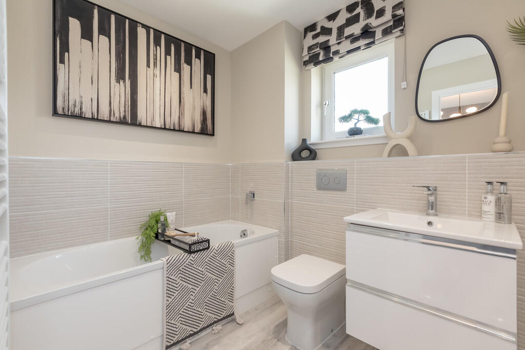 69758_Queenswater...