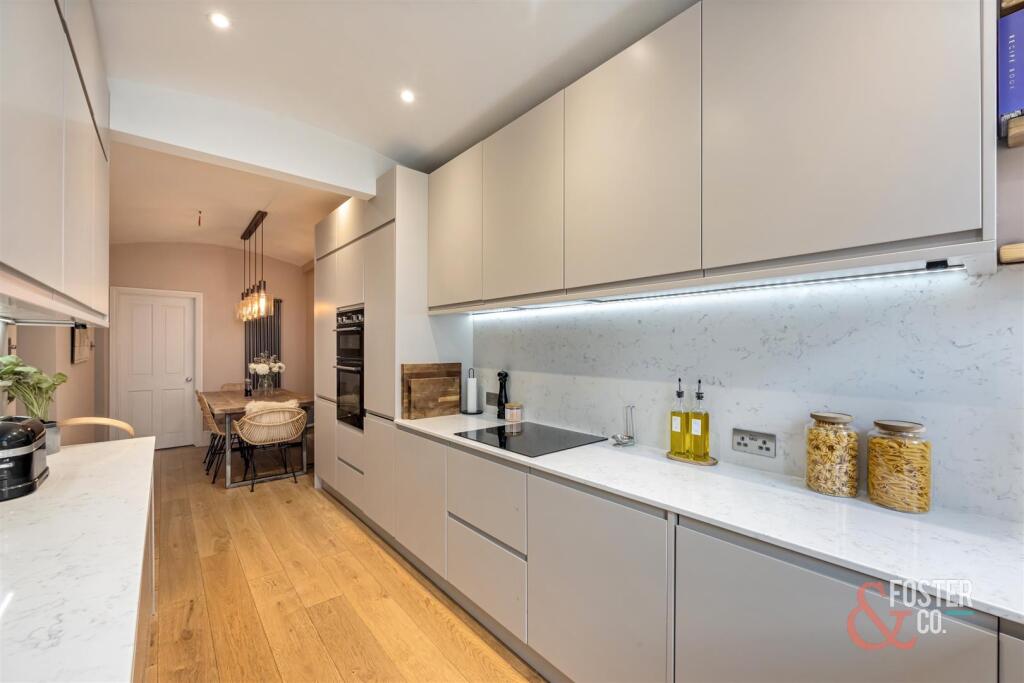Cromwell Road, 14, Flat 1-018.jpg