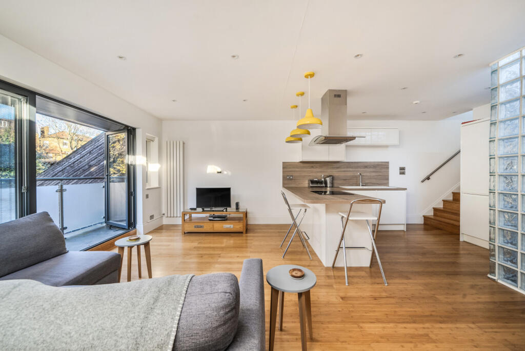 Sitting Room/Kitchen
