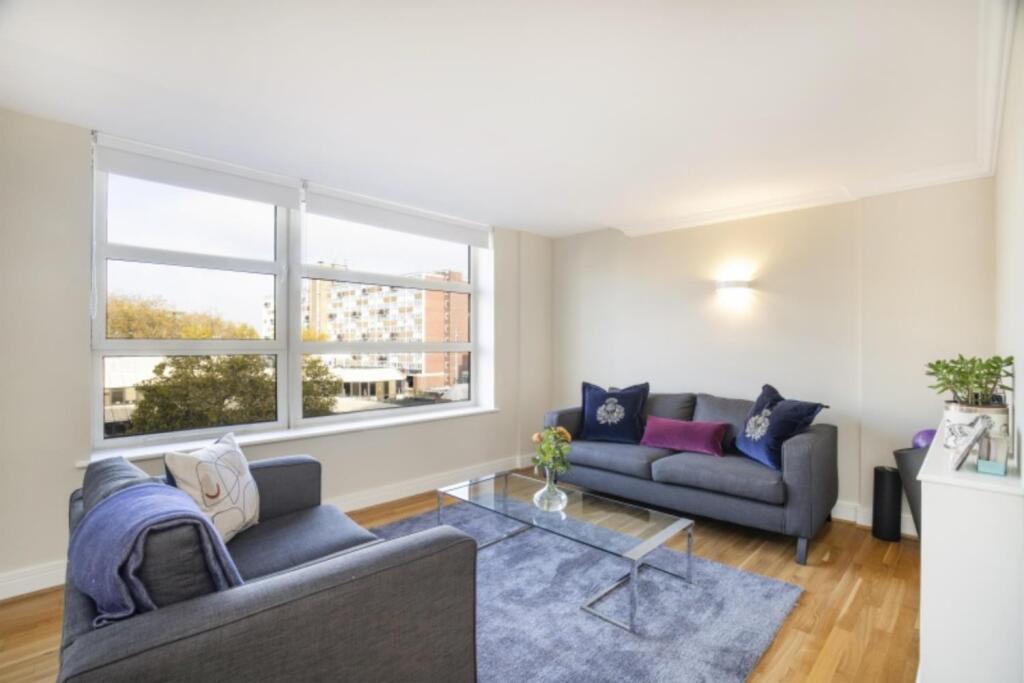 Consort Rise rec_lge