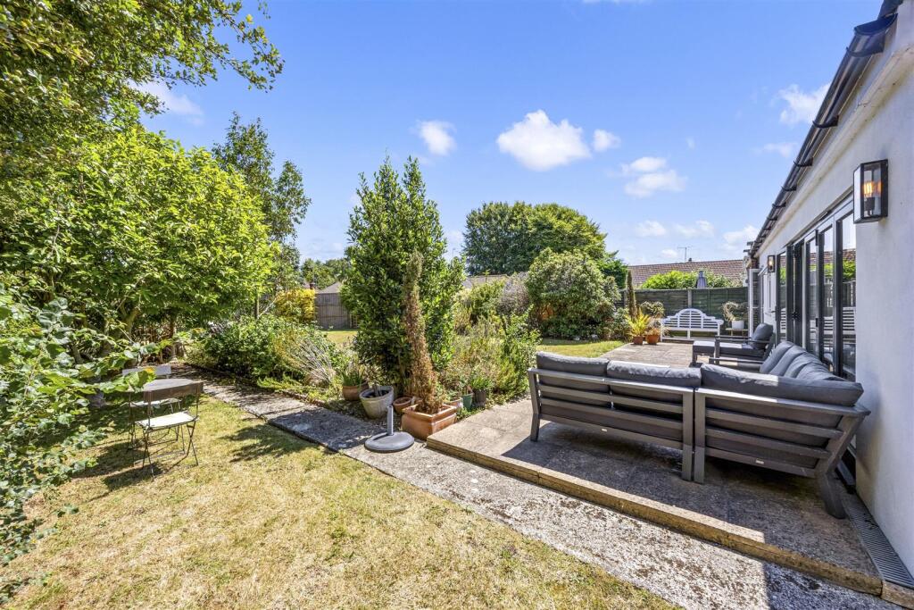 Brookside Close, 3 _021.JPG