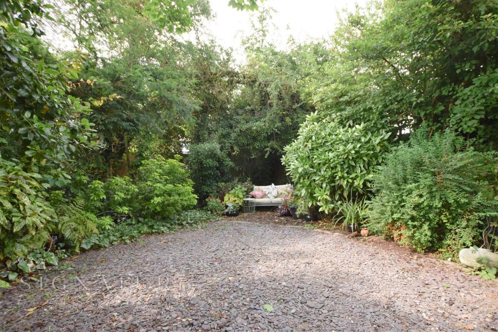 Garden 2.jpg