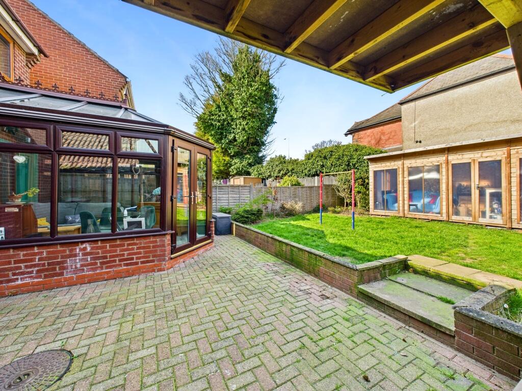 CAM05192G0-PR0041-STILL044