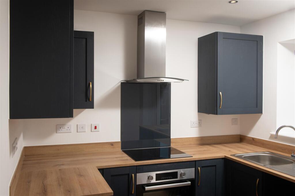 008 Newett_ParsonsGreen__Plot22_Kitchen.jpg