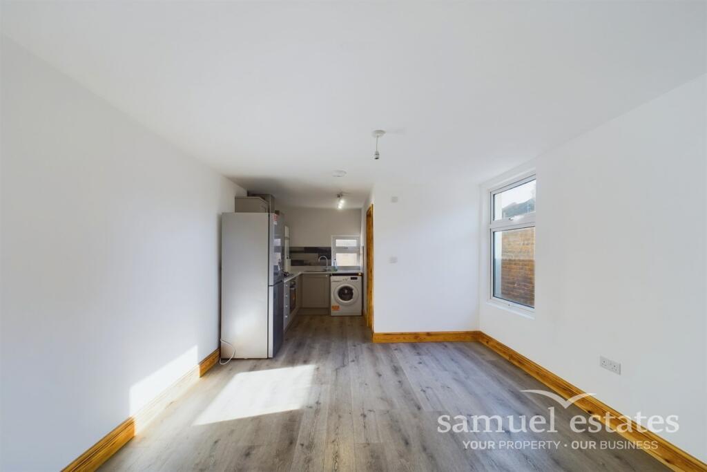 Living Room / Kitche