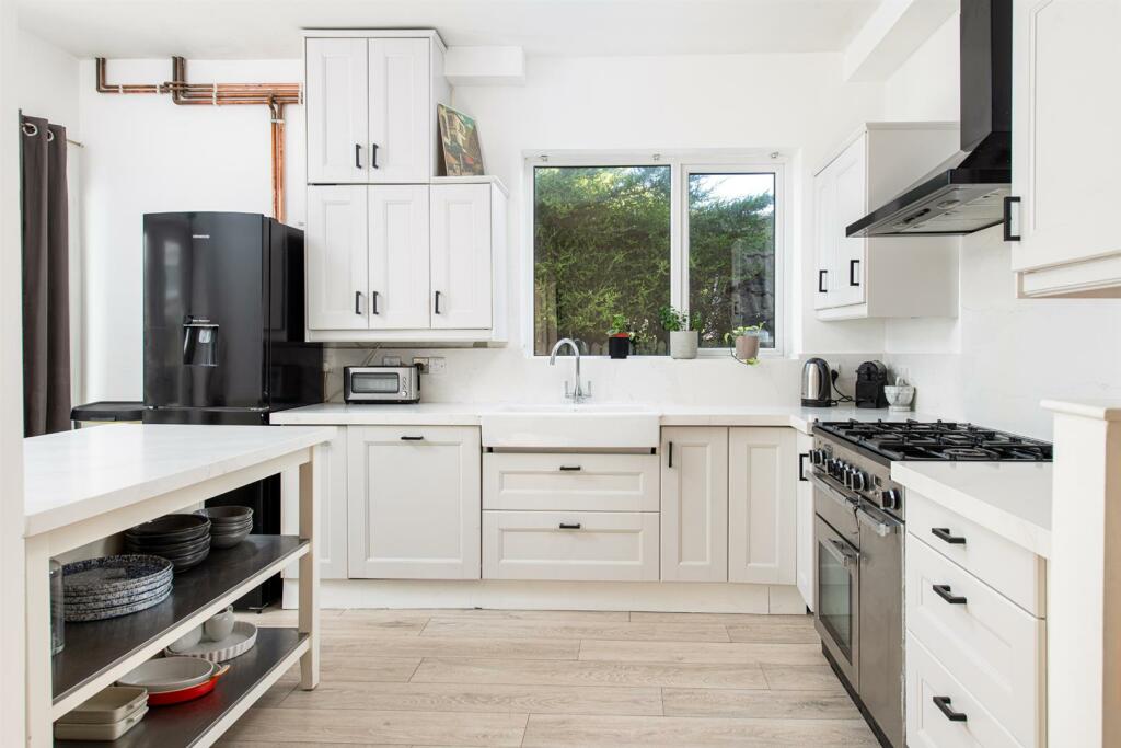 Kitchen_1.jpg