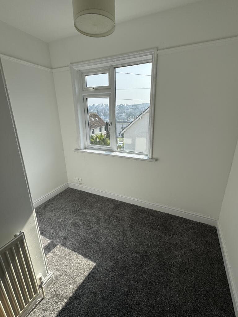 15 Orchard Gardens - small ft bedroom
