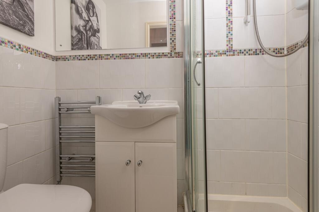 27 - 19 Marsland Court BD19 4QQ