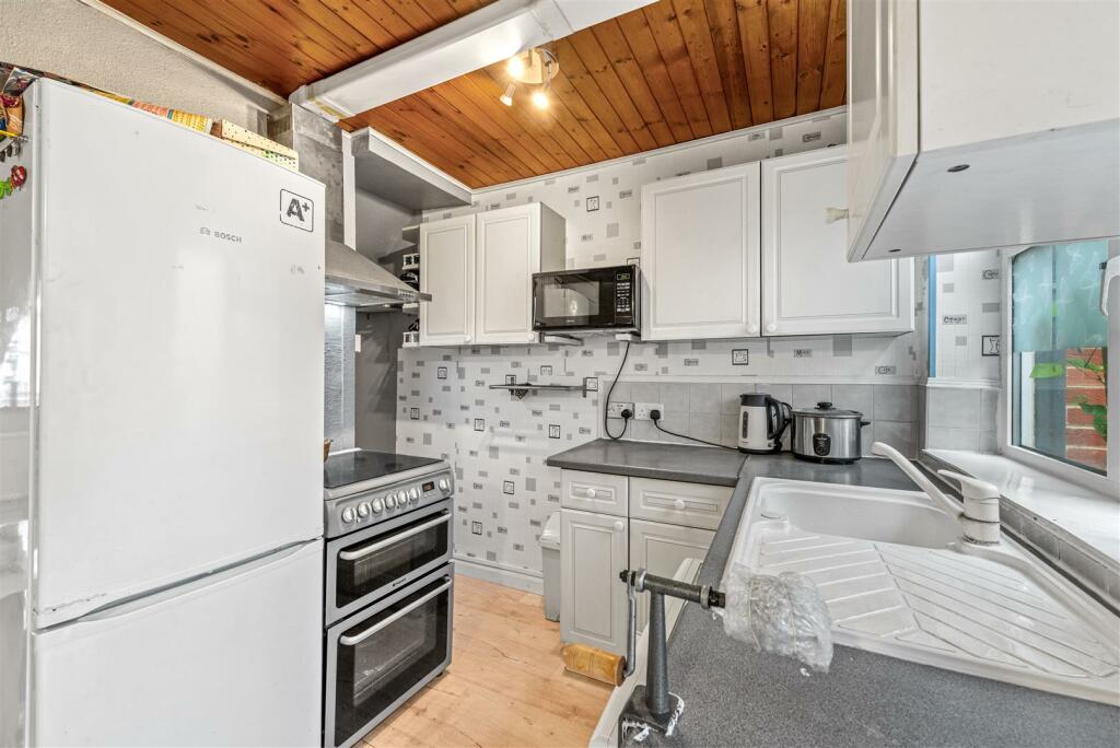 Kitchen/Dining Area