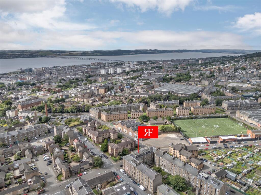 4-0 8 Tannadice Street Dundee-3.JPG