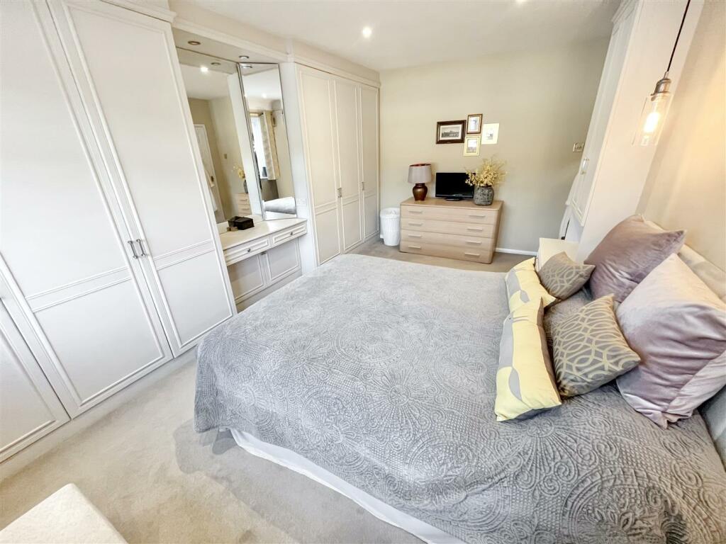 Bedroom 1 Aspect 2