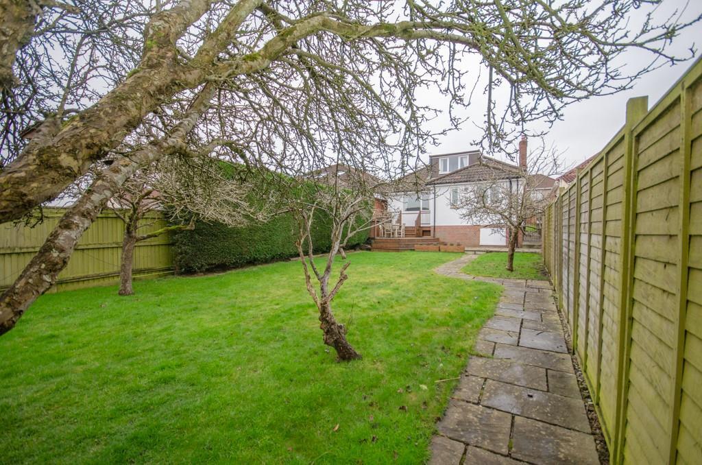 Rear garden pic 2.jpg