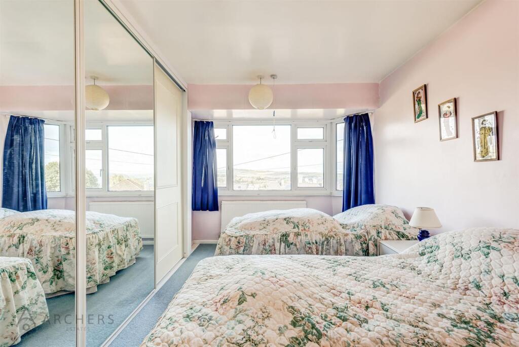14DenBankClose(Interior)-17.jpg