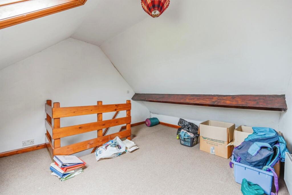 Bedroom: